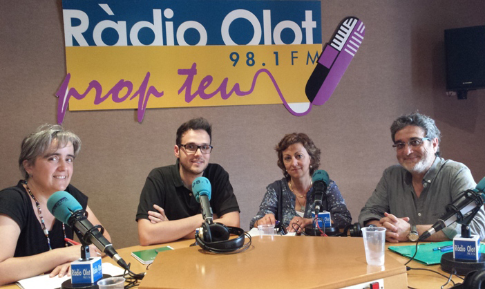 Tertúlia sobre la pobresa al programa «Via oral» de Ràdio Olot