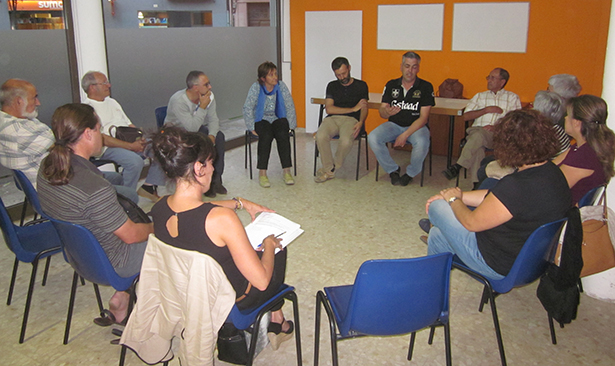 Les bones experiències a sobre la taula a la cinquena tertúlia dirigida a comunitats veïnals
