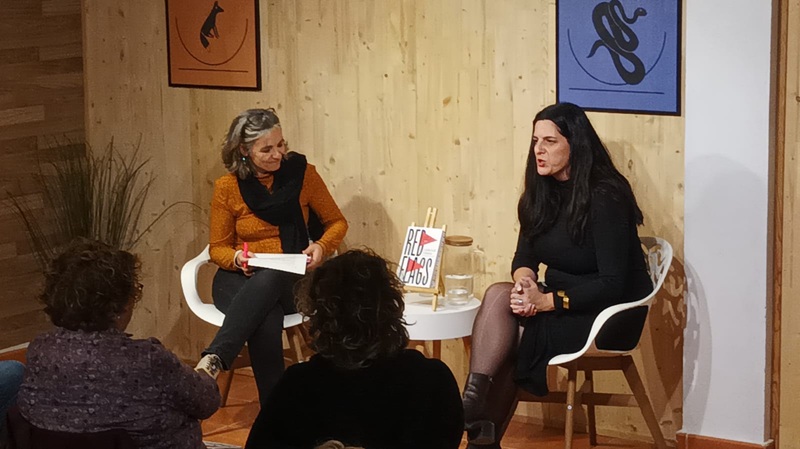 Presentació del llibre “Red Flags” de Carla Vall a Olot: una guia per identificar i afrontar la violència masclista