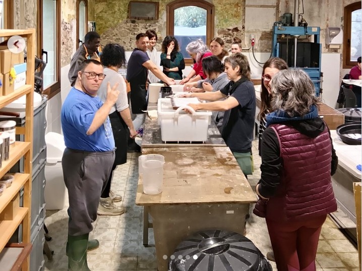 Taller a Can Viñolas amb l’equip d’atenció a la infància