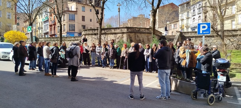 Aturada de protesta i lectura del manifest contra les agressions a professionals de serveis socials